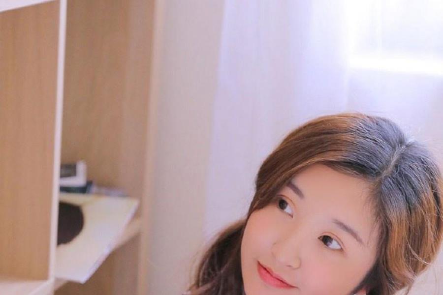 长沙商务伴游车模网红城语莉小姐姐-美文