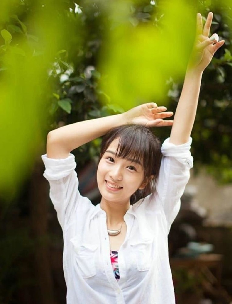 丽江私人导游陪玩模特柯凌露小姐姐-美文