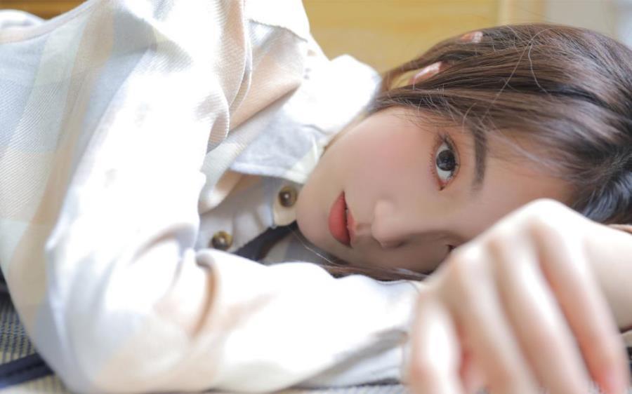 武汉陪游女孩车模芒睿夏小姐姐-美文