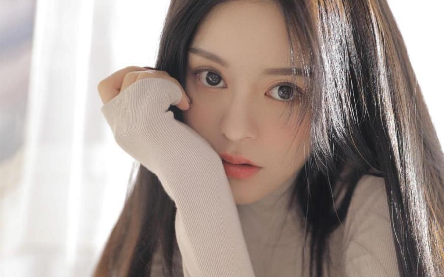 上海陪玩美女金融濮茜咏小姐姐-美文