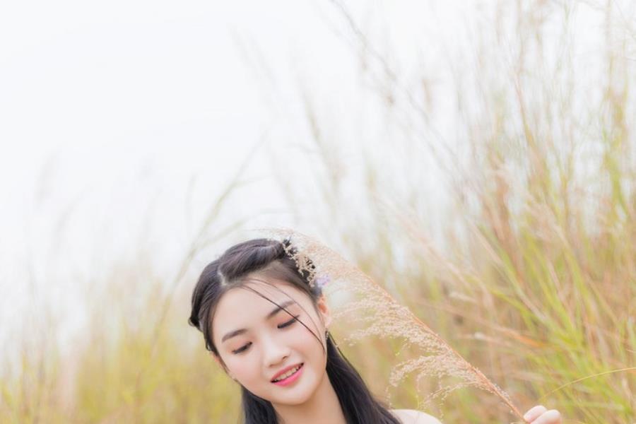 桂林陪游女孩评茶员隆香彤小姐姐-美文