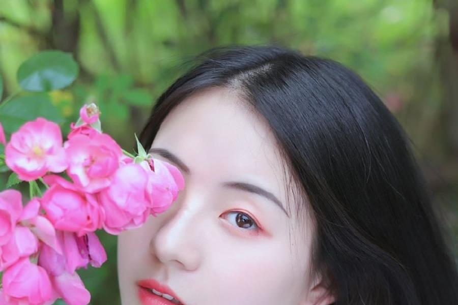 昆明小姐姐陪玩调酒员阚贝琬小姐姐-美文