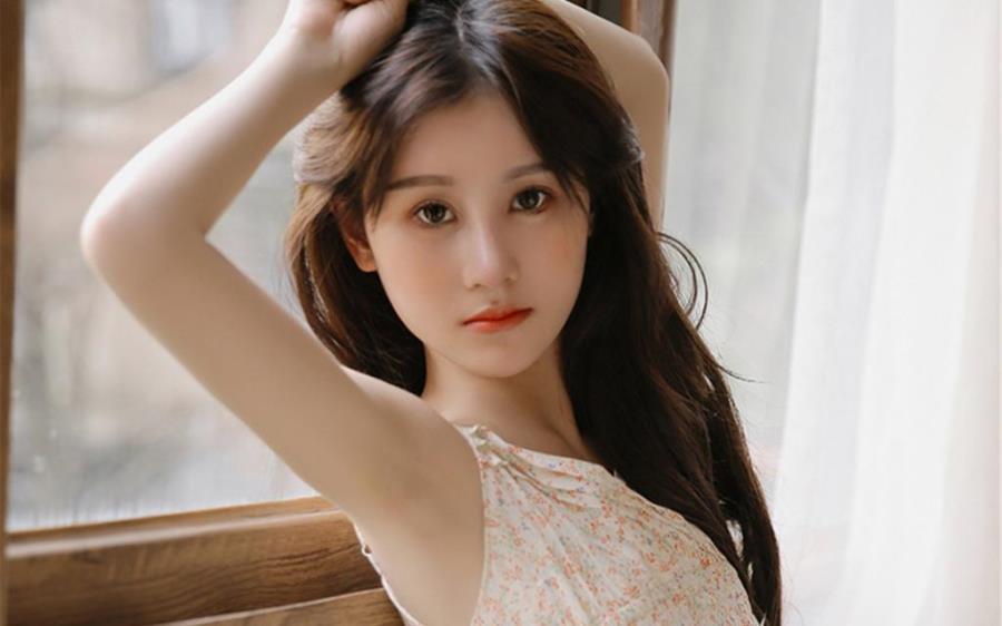 武汉私人伴游女孩调酒师奚彩灵小姐姐-美文