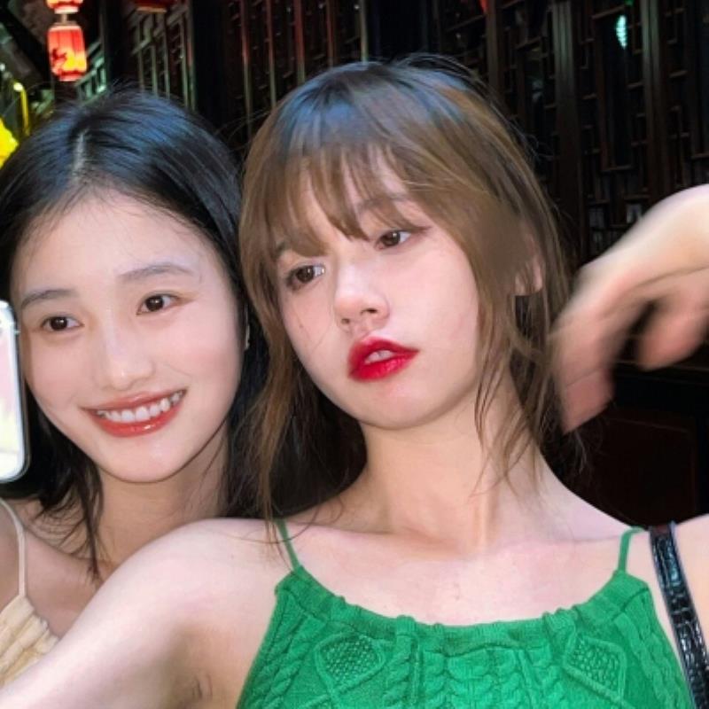 凤城小姐姐陪玩气质车模占小妍小姐姐-美文