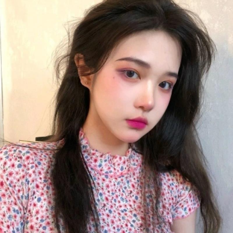 峨眉山美女伴游预约保险经纪人謇沛芹小姐姐-美文