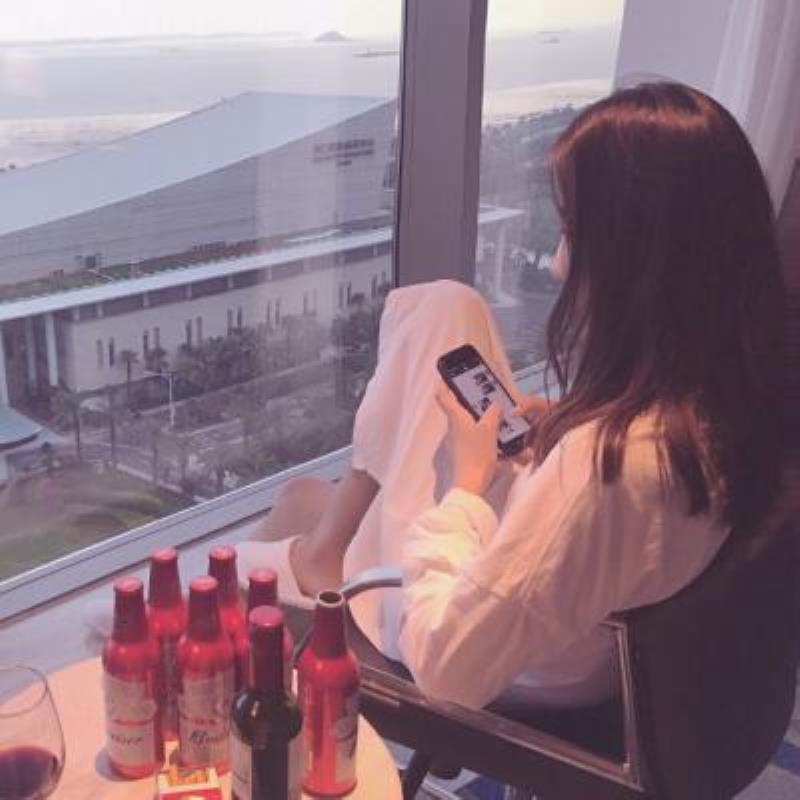 青岛结伴游期货经纪人宇文仪秀小仙女