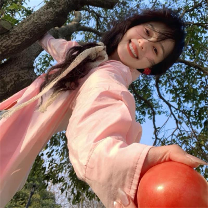 上海陪游女孩鲜花店舜亦丝小姐姐-美文