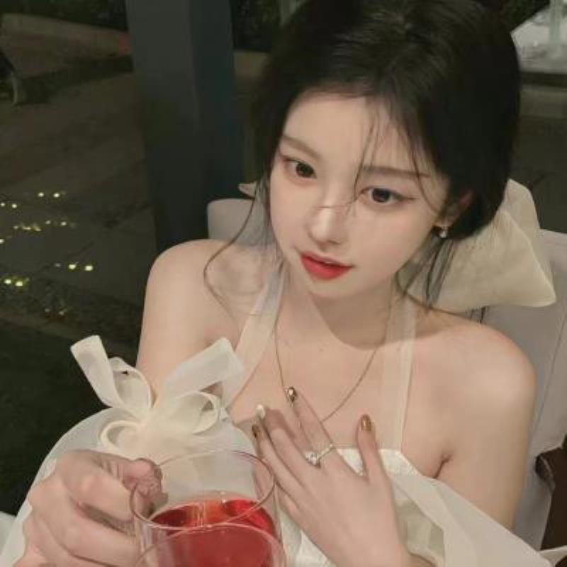 南昌女伴游学生翦莹紫小姐姐-美文