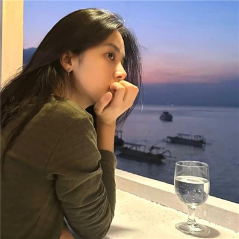 武汉旅游约伴主播母边梅小姐姐-美文