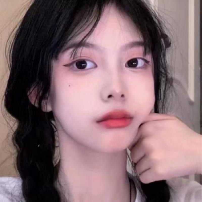 青岛私人伴游在校本科生石平灵小仙女