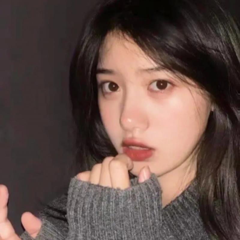 重庆女伴游演员额尔德特.悦恒小姐姐-美文