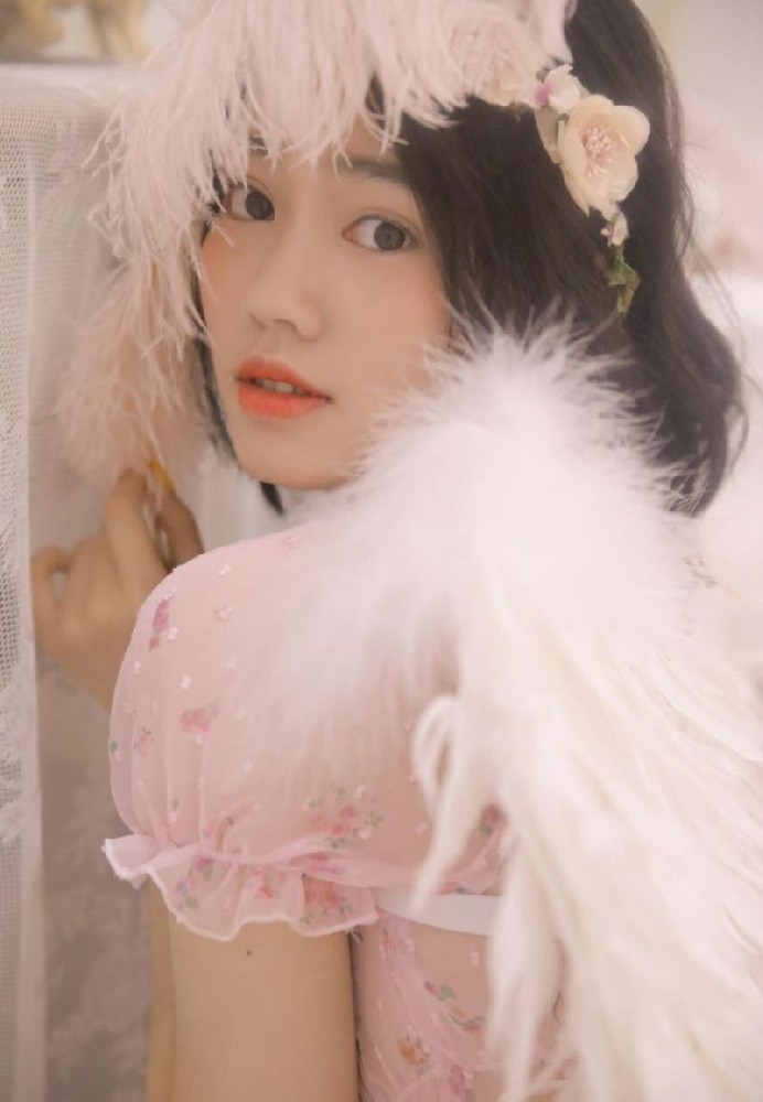 古交陪游游戏主播前丕芳小姐姐-美文