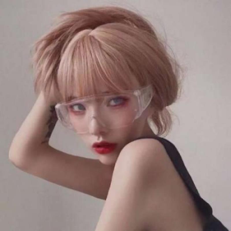 青岛私人伴游女孩规划师巩痴春小仙女