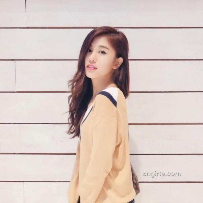 西安私人伴游女孩试驾员娄重耆小姐姐-美文