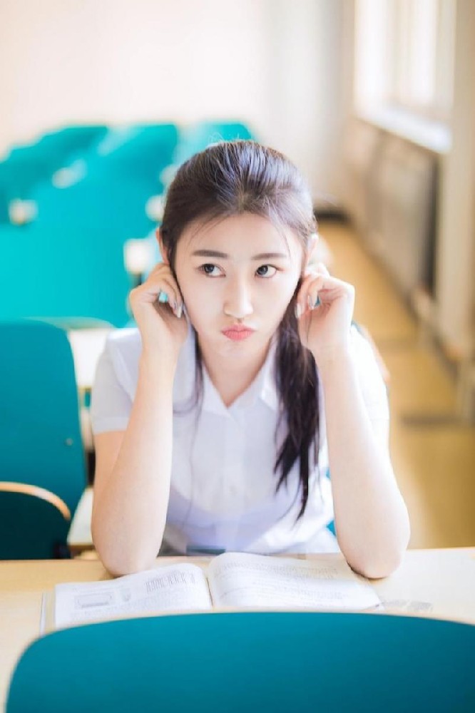 丽江陪游女孩舞者玉舒丽小姐姐-美文